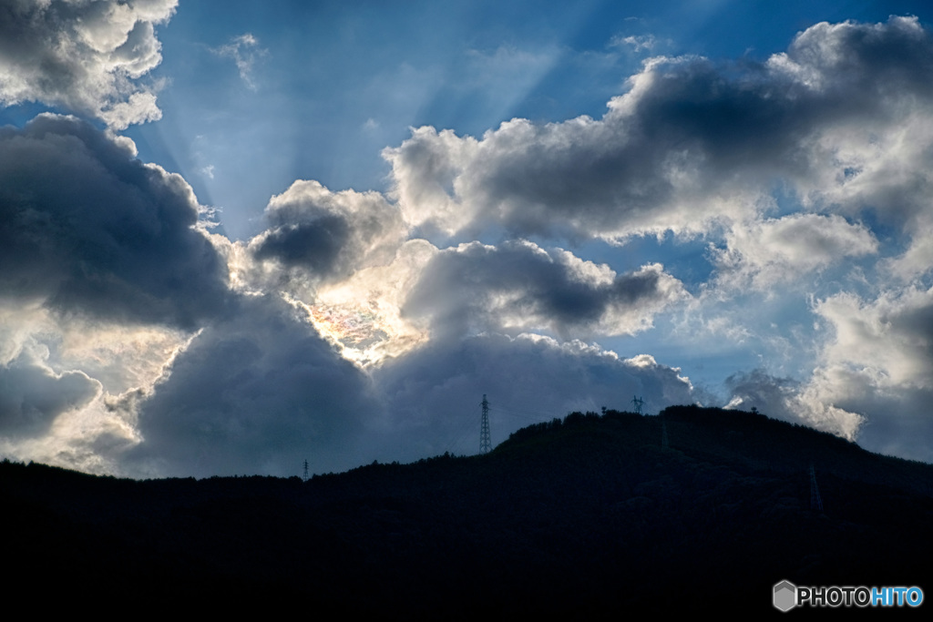 なにか出てきそうな光… [ HDR ]