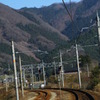 線路は曲がる