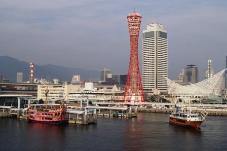遊覧船と神戸タワー