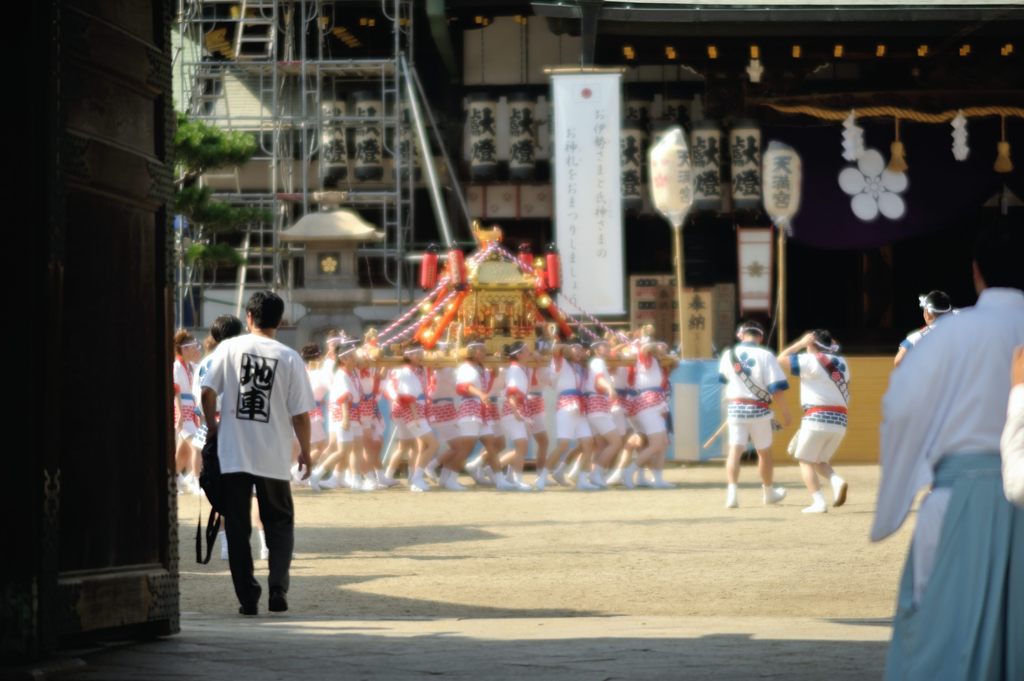 2014年7月　天神祭・ギャルみこし