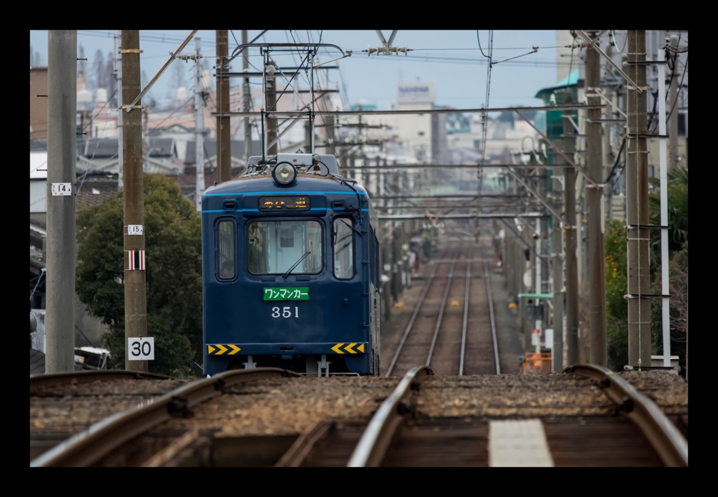 車庫へと続く