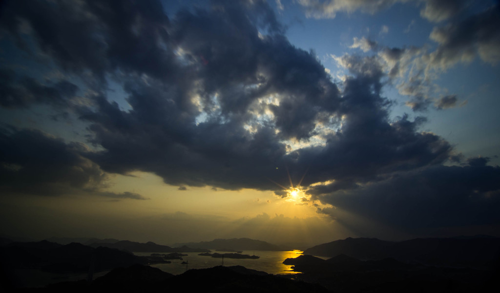 静かに流れ往く