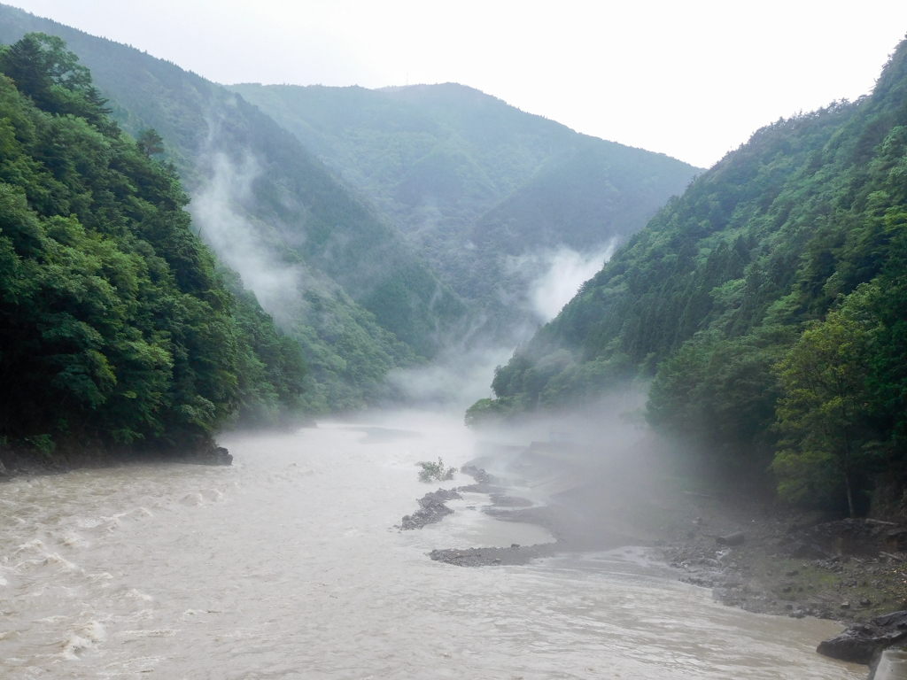 憤怒の山河