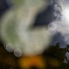 訝しげな空