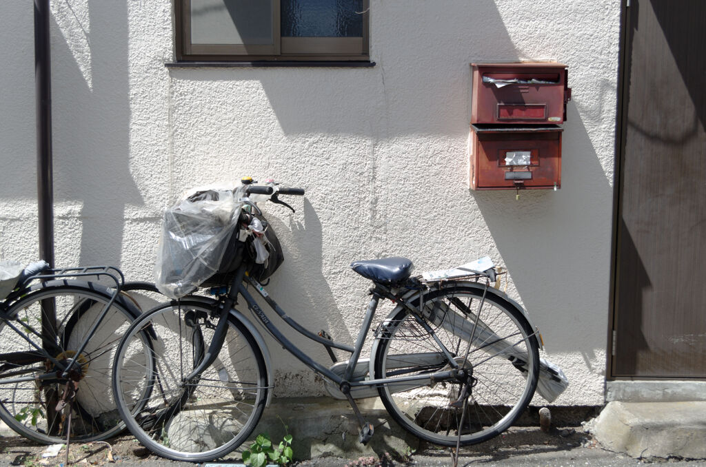 自転車と郵便受け