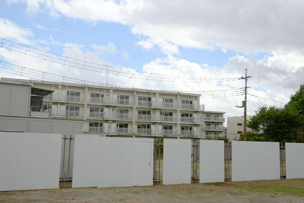 白い壁