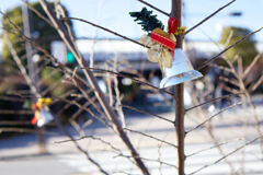 枯れ木にオーナメント