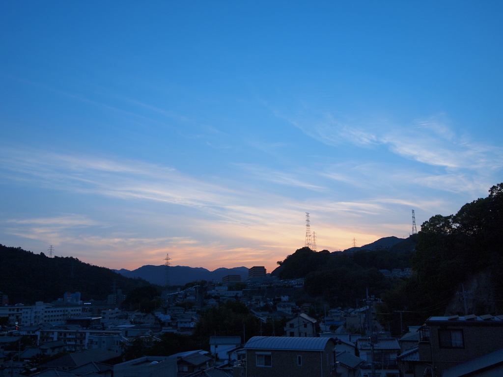 日が沈む