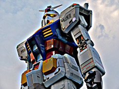 東静岡駅のガンダム