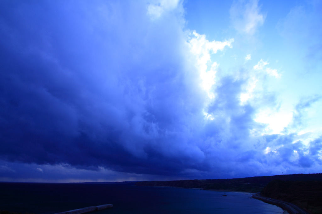 雲・湧き出る