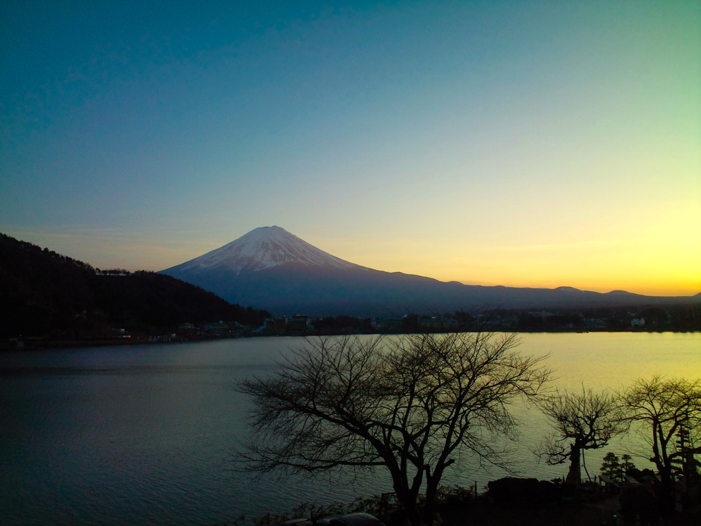 河口湖の夕暮れ、