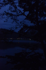 湖に映る