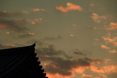 東寺-夕日と屋根