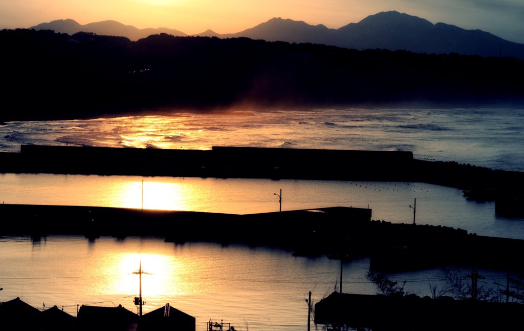 伯耆の国散歩　大晦日の夕景　泊漁港