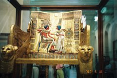 ツタンカーメン黄金の椅子