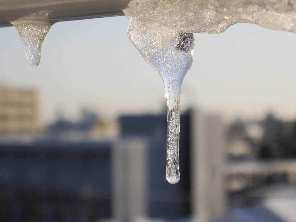 街の中の氷柱
