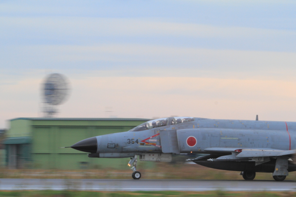 F-4　ファントム　着陸　流し撮り