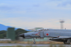 F-4　ファントム　着陸　流し撮り