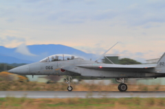 F-15　イーグル　着陸　流し撮り