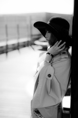 待つ女