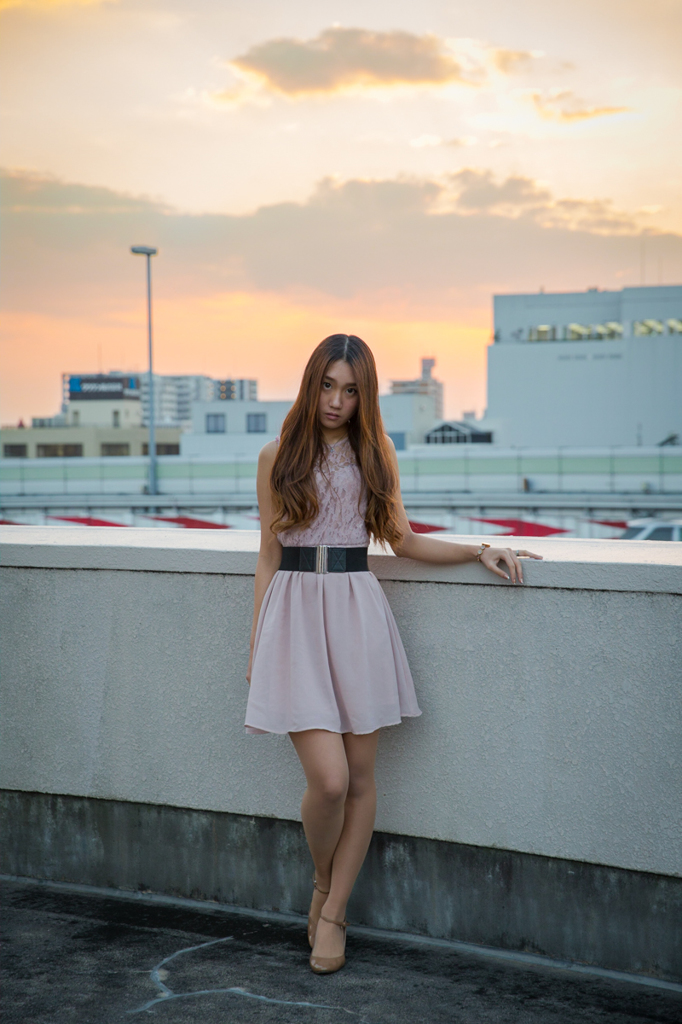 都会の夕暮れ