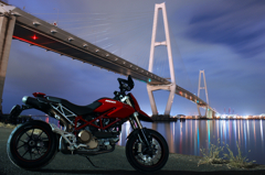 トリトン + Ducati Hypermotard
