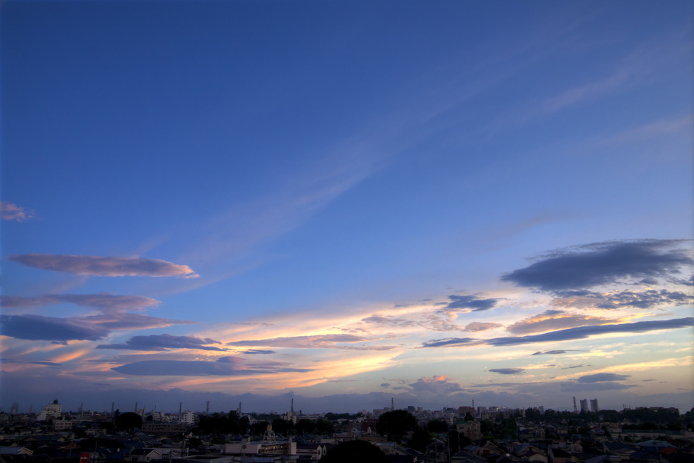 西方の空