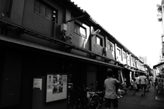 裏・仲見世