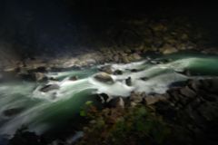 夜の川