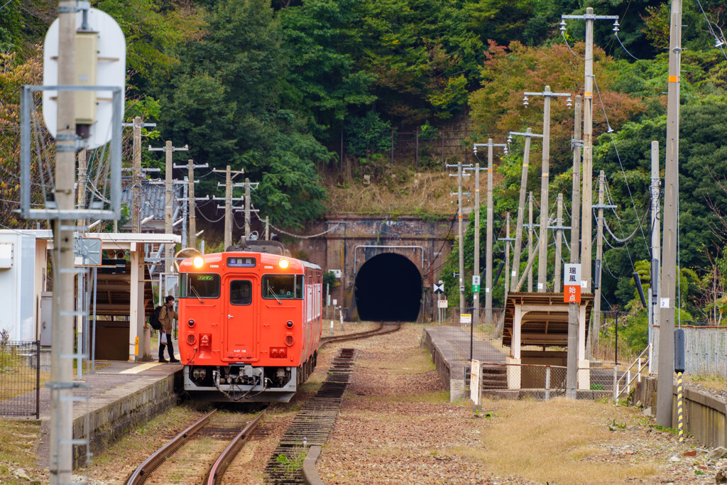 瑞風が停まる駅、鎧 2/3