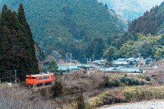 山間を往く