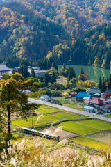 秋めく里山