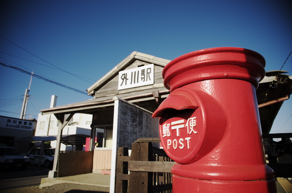 ポストのある懐かしい風景