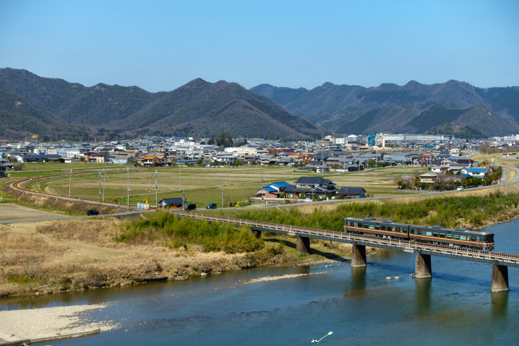 清流を渡る風