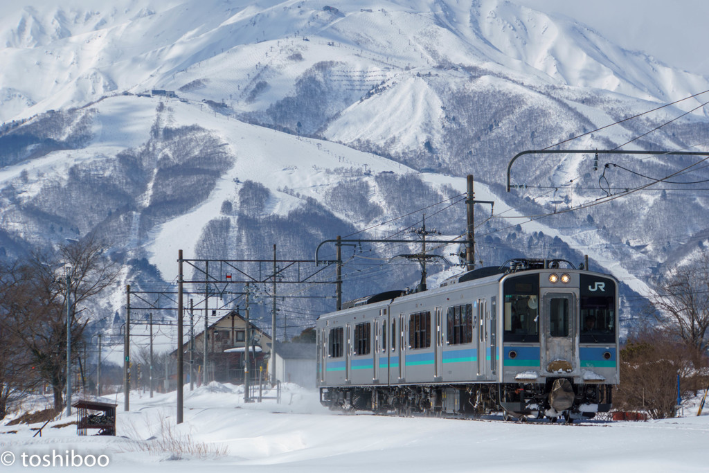 雪山迫る