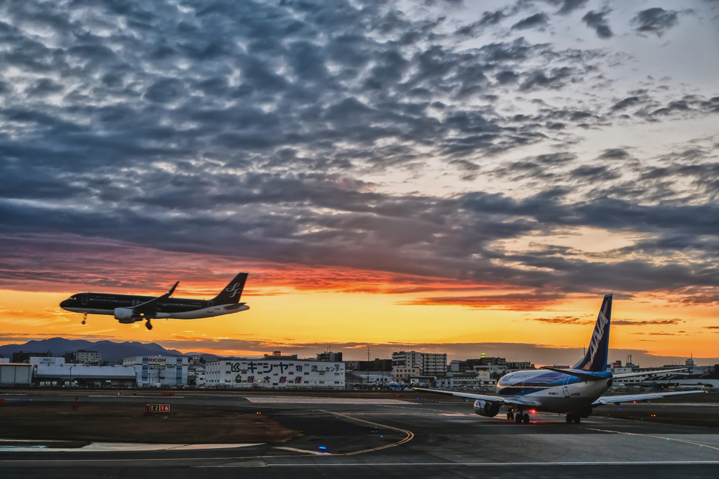 夕暮れ福岡空港