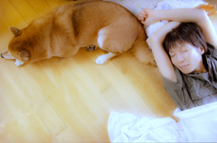いっしょに寝てあげる