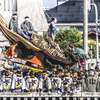 橋上の祭人々