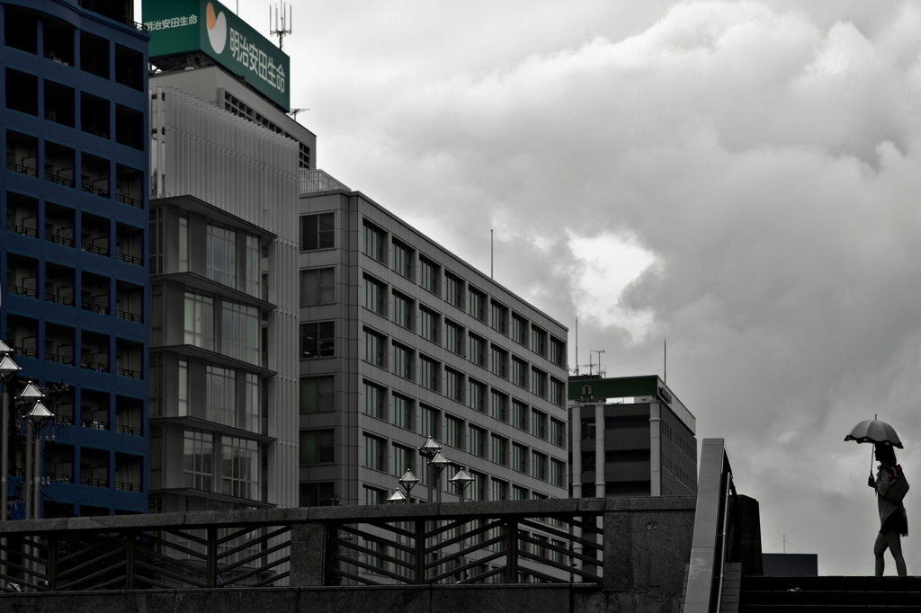 梅雨空
