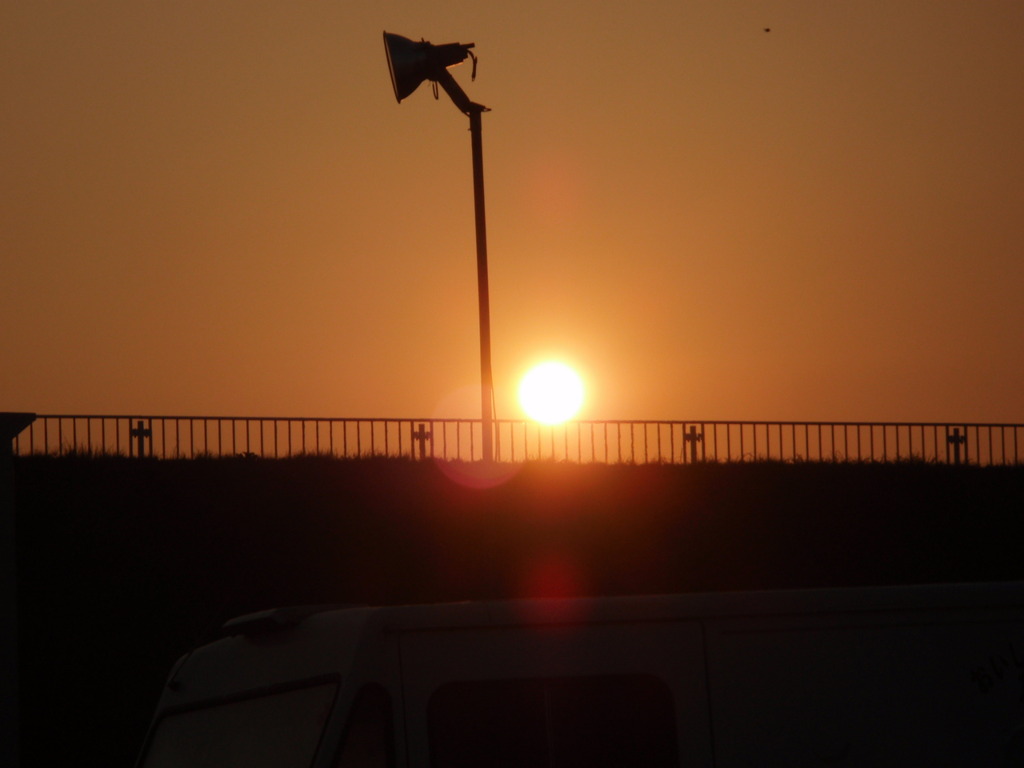 たたずむ夕日に・・・