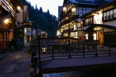 遠き山に日は落ちて