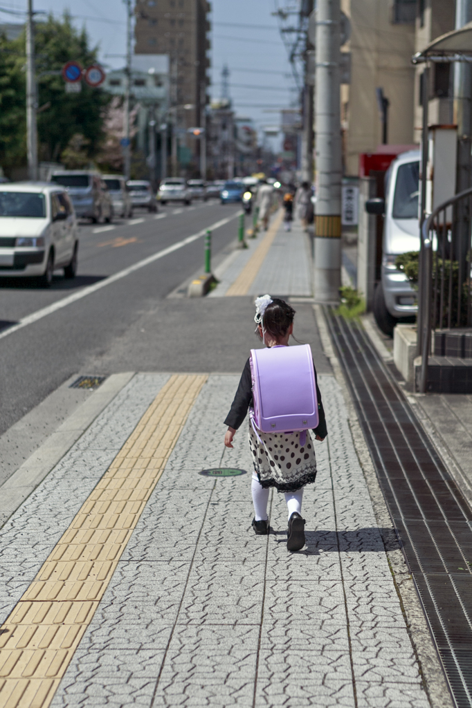 テクテク。