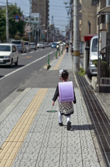 テクテク。