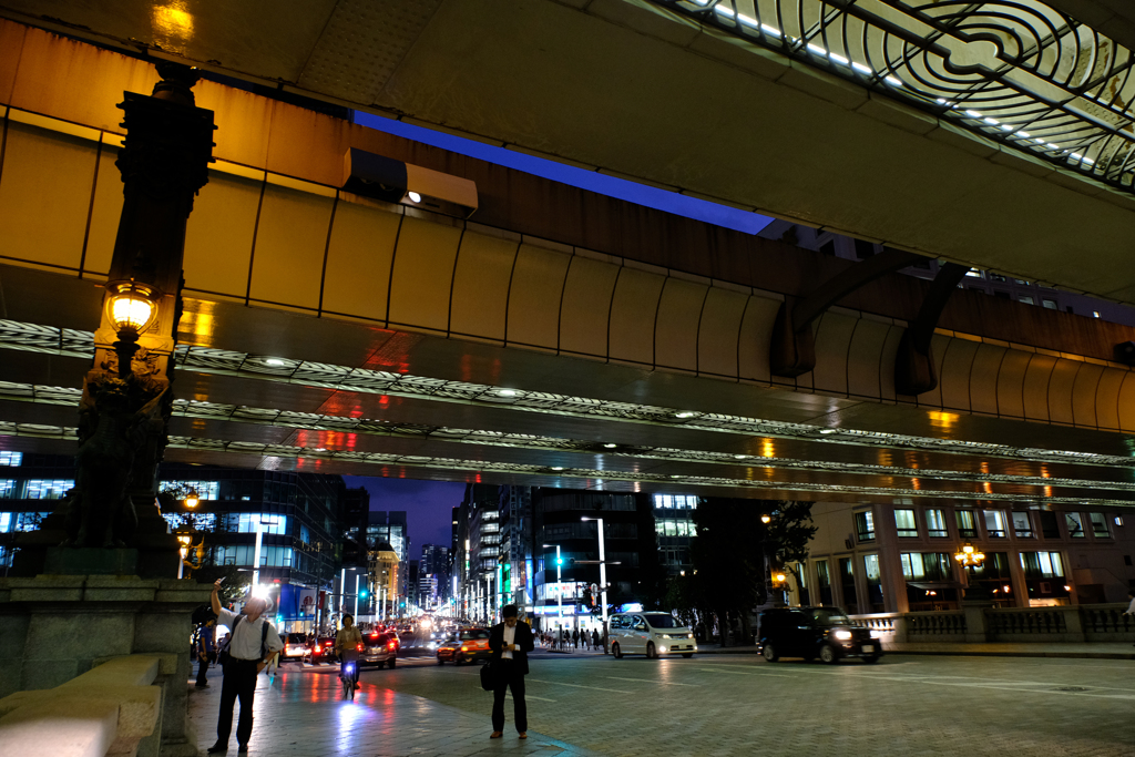 日本橋橋上