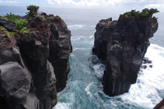 溶岩岩石海岸