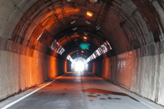 旧道のトンネル
