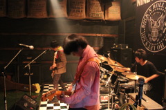 90east LIVE 13/11/2010
