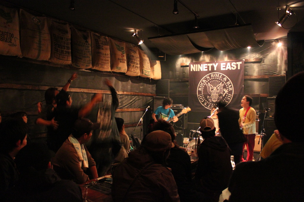 90east LIVE  09/11/2010