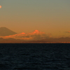 赤富士と中秋の名月　江ノ島添え