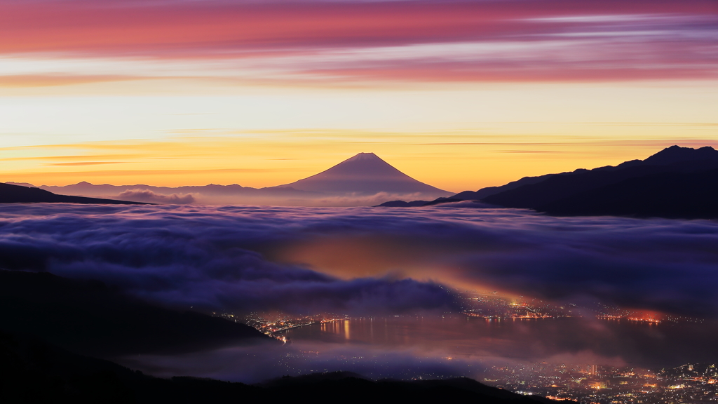 蒼雲に浮かぶ